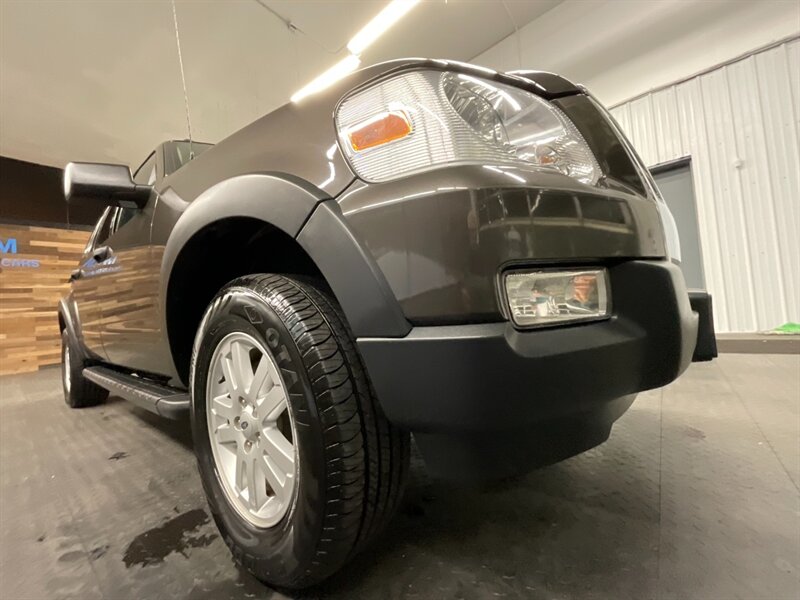 2007 Ford Explorer Sport Trac XLT Sport Utility Pickup 4X4 /  ONLY 88,000 MILES   - Photo 10 - Gladstone, OR 97027