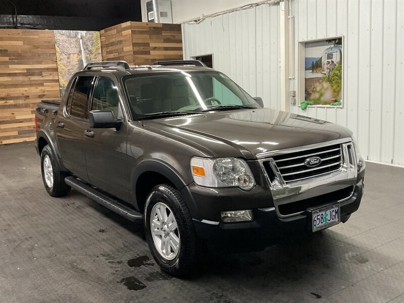 2007 Ford Explorer Sport Trac XLT Sport Utility Pickup 4X4 /  ONLY 88,000 MILES   - Photo 2 - Gladstone, OR 97027