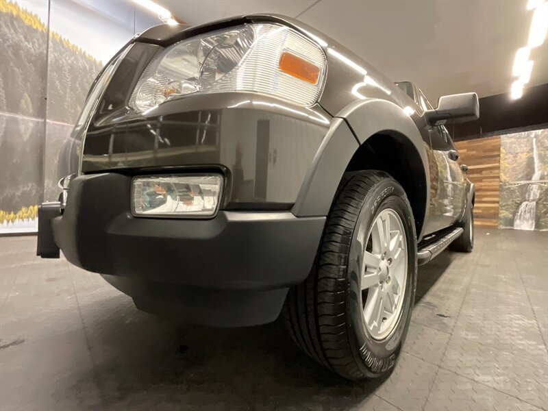 2007 Ford Explorer Sport Trac XLT Sport Utility Pickup 4X4 /  ONLY 88,000 MILES   - Photo 9 - Gladstone, OR 97027