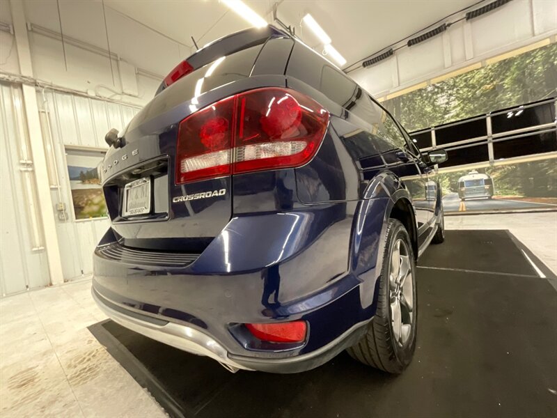 2017 Dodge Journey Crossroad Plus AWD / 3.6L V6 / 3RD ROW SEAT  / Leather & Heated Seats / Remote Start / 8.4 " Touch Screen / 75,000 MILES - Photo 10 - Gladstone, OR 97027