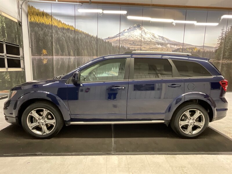 2017 Dodge Journey Crossroad Plus AWD / 3.6L V6 / 3RD ROW SEAT  / Leather & Heated Seats / Remote Start / 8.4 " Touch Screen / 75,000 MILES - Photo 3 - Gladstone, OR 97027