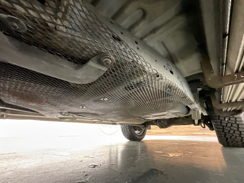 2001 Toyota Land Cruiser Sport Utility 4X4 / 4.7L V8 / NEW WHEELS TIRES / ZERO RUST / TIMING BELT SERVICE ALREADY DONE/Leather Heated Seats - Photo 53 - Gladstone, OR 97027