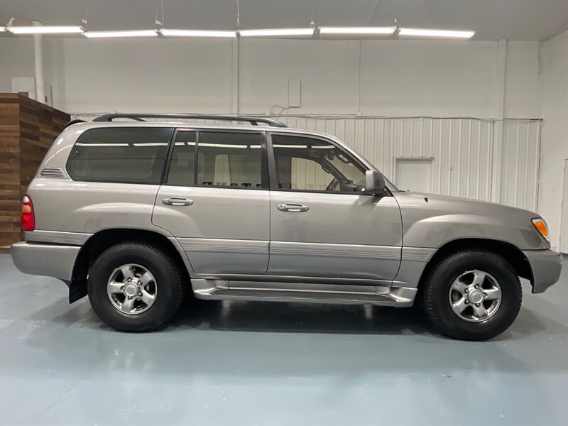 2001 Toyota Land Cruiser VX photo 4