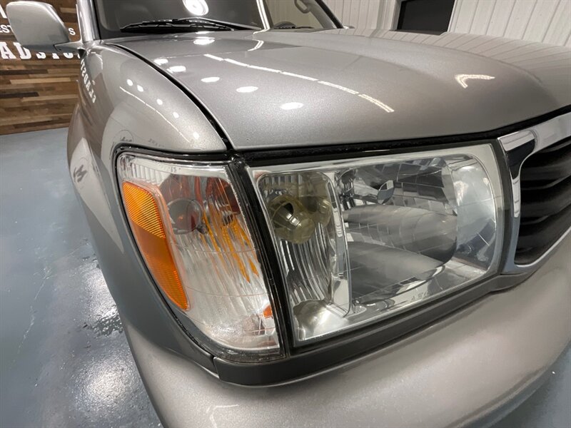 2001 Toyota Land Cruiser Sport Utility 4X4 / 4.7L V8 / NEW WHEELS TIRES / ZERO RUST / TIMING BELT SERVICE ALREADY DONE/Leather Heated Seats - Photo 27 - Gladstone, OR 97027