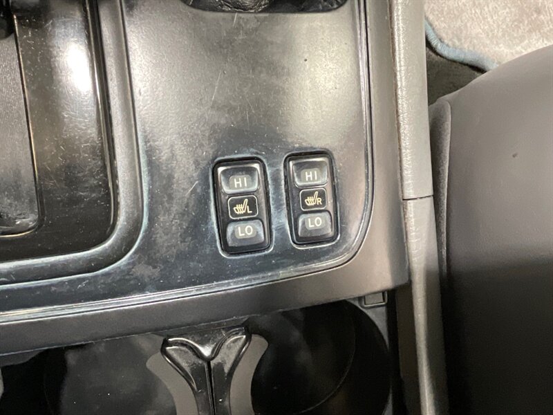 2001 Toyota Land Cruiser Sport Utility 4X4 / 4.7L V8 / NEW WHEELS TIRES / ZERO RUST / TIMING BELT SERVICE ALREADY DONE/Leather Heated Seats - Photo 19 - Gladstone, OR 97027