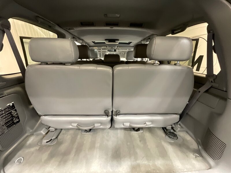 2001 Toyota Land Cruiser Sport Utility 4X4 / 4.7L V8 / NEW WHEELS TIRES / ZERO RUST / TIMING BELT SERVICE ALREADY DONE/Leather Heated Seats - Photo 14 - Gladstone, OR 97027