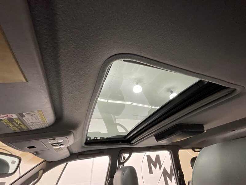 2001 Toyota Land Cruiser Sport Utility 4X4 / 4.7L V8 / NEW WHEELS TIRES / ZERO RUST / TIMING BELT SERVICE ALREADY DONE/Leather Heated Seats - Photo 48 - Gladstone, OR 97027