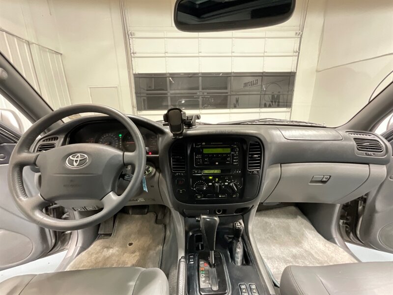 2001 Toyota Land Cruiser Sport Utility 4X4 / 4.7L V8 / NEW WHEELS TIRES / ZERO RUST / TIMING BELT SERVICE ALREADY DONE/Leather Heated Seats - Photo 40 - Gladstone, OR 97027