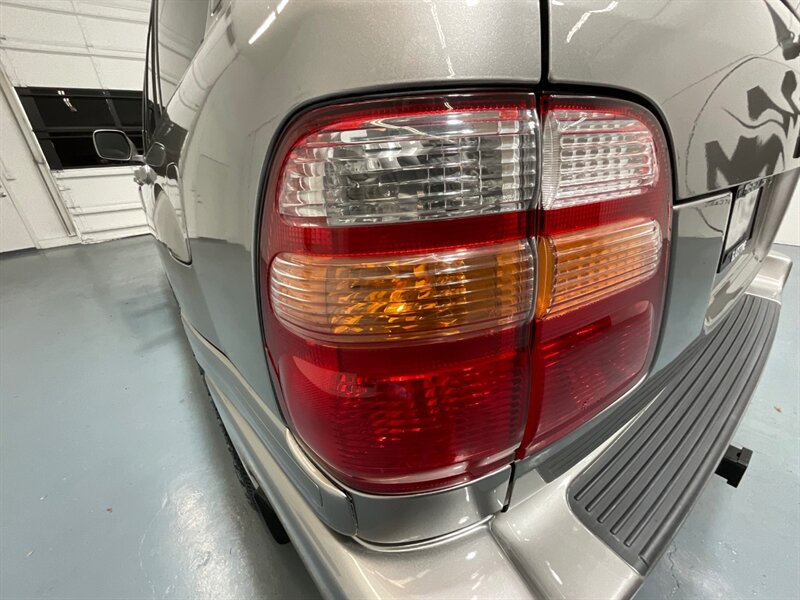 2001 Toyota Land Cruiser Sport Utility 4X4 / 4.7L V8 / NEW WHEELS TIRES / ZERO RUST / TIMING BELT SERVICE ALREADY DONE/Leather Heated Seats - Photo 29 - Gladstone, OR 97027