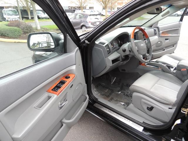 2007 Jeep Grand Cherokee Overland 4X4 V8 HEMI / NAVi / Rear CAM / LIFTED !!   - Photo 13 - Portland, OR 97217