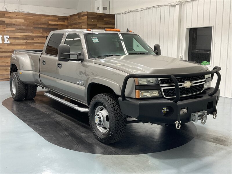 2007 Chevrolet Silverado 3500 LT 4X4 / 6.6L DIESEL /DUALLY /LBZ MOTOR/ 33K MILES  / NEW TIRES / WINCH / RUST FREE - Photo 2 - Gladstone, OR 97027