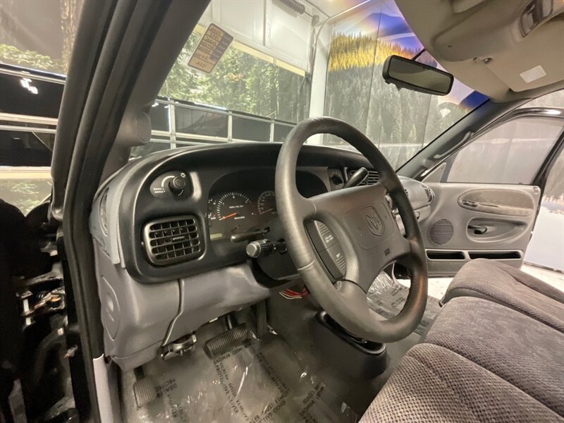 1998 Dodge Ram 2500 Laramie 4Dr 4X4 / 5.9L DIESEL / Leather / LOCAL  / OREGON TRUCK / RUST FREE / REAR AIRBAGS w. Compressor / LONG BED / 138,000 MILES - Photo 12 - Gladstone, OR 97027