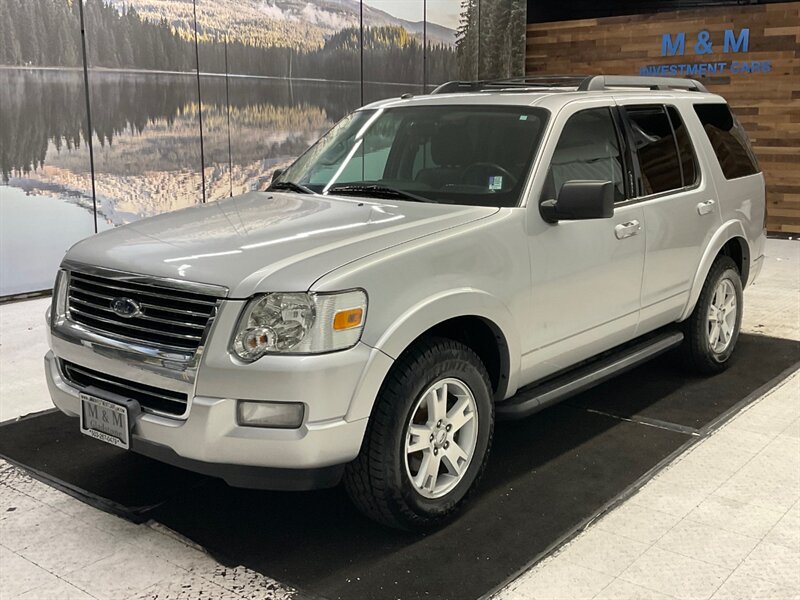 2010 Ford Explorer XLT 4X4 / Leather / Navigation / 3RD ROW SEAT  / Excel Cond - Photo 1 - Gladstone, OR 97027