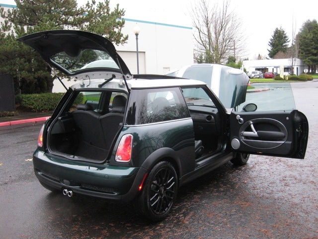 2006 MINI Cooper S 6-Speed/Leather/Pano Moonroof   - Photo 13 - Portland, OR 97217