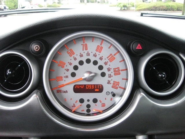 2006 MINI Cooper S 6-Speed/Leather/Pano Moonroof   - Photo 30 - Portland, OR 97217