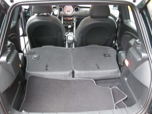 2006 MINI Cooper S 6-Speed/Leather/Pano Moonroof   - Photo 25 - Portland, OR 97217