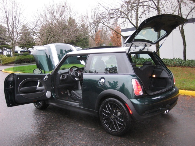 2006 MINI Cooper S 6-Speed/Leather/Pano Moonroof   - Photo 11 - Portland, OR 97217