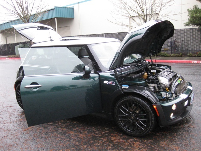 2006 MINI Cooper S 6-Speed/Leather/Pano Moonroof   - Photo 15 - Portland, OR 97217