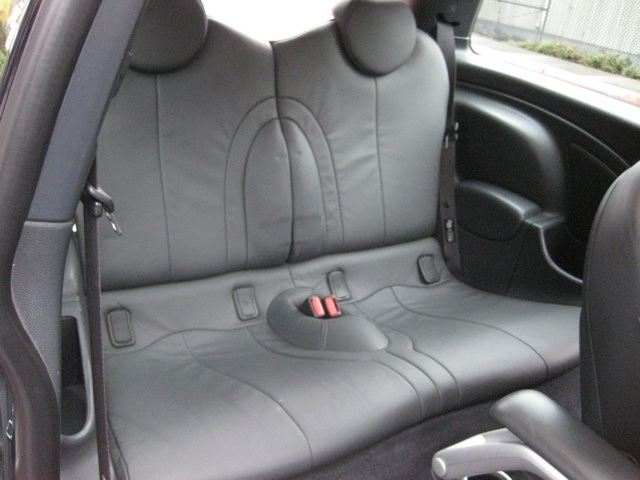 2006 MINI Cooper S 6-Speed/Leather/Pano Moonroof   - Photo 23 - Portland, OR 97217