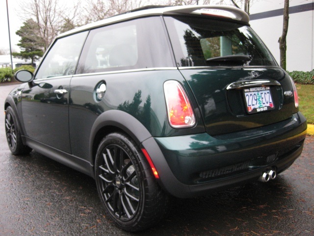 2006 MINI Cooper S 6-Speed/Leather/Pano Moonroof   - Photo 42 - Portland, OR 97217