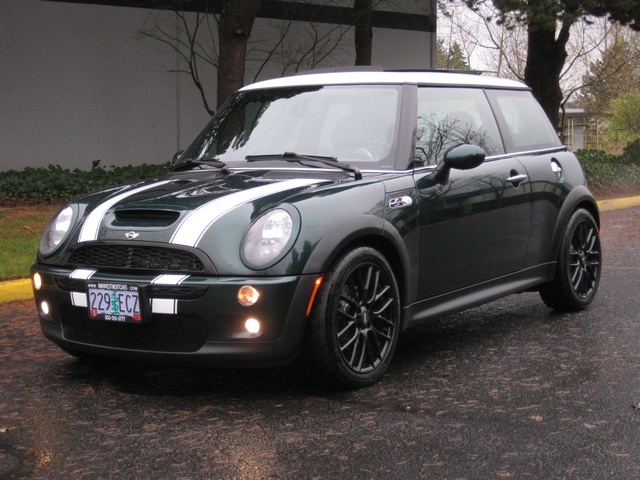 2006 MINI Cooper S 6-Speed/Leather/Pano Moonroof   - Photo 43 - Portland, OR 97217