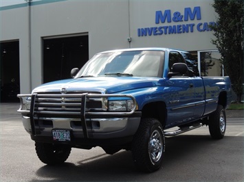 1999 Dodge Ram 2500 Laramie SLT / 4X4/ 5-Speed manual / V10 Gas Truck