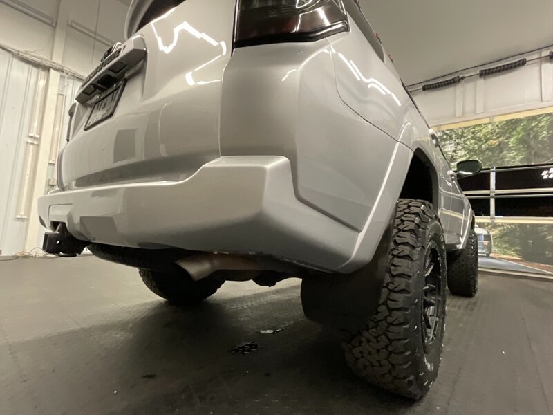 2015 Toyota 4Runner SR5 4X4 / Navigation  NEW LIFTED + WHEELS + TIRES   - Photo 11 - Gladstone, OR 97027