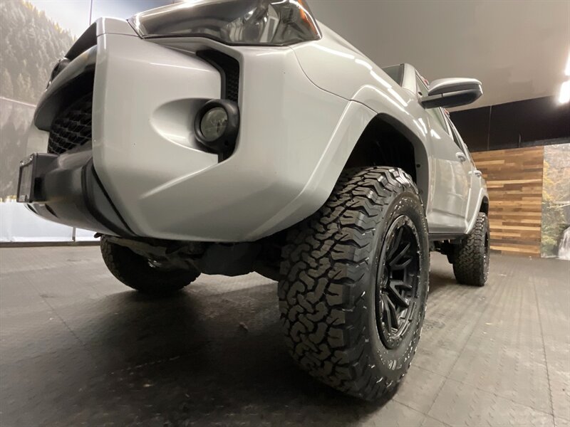 2015 Toyota 4Runner SR5 4X4 / Navigation  NEW LIFTED + WHEELS + TIRES   - Photo 9 - Gladstone, OR 97027