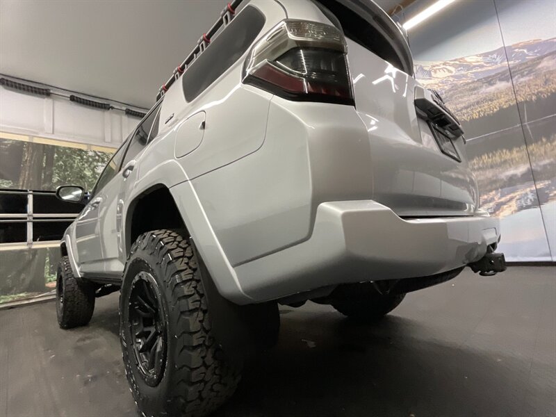 2015 Toyota 4Runner SR5 4X4 / Navigation  NEW LIFTED + WHEELS + TIRES   - Photo 12 - Gladstone, OR 97027