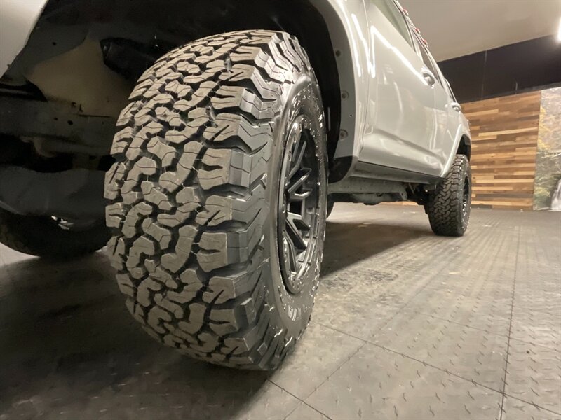 2015 Toyota 4Runner SR5 4X4 / Navigation  NEW LIFTED + WHEELS + TIRES   - Photo 24 - Gladstone, OR 97027