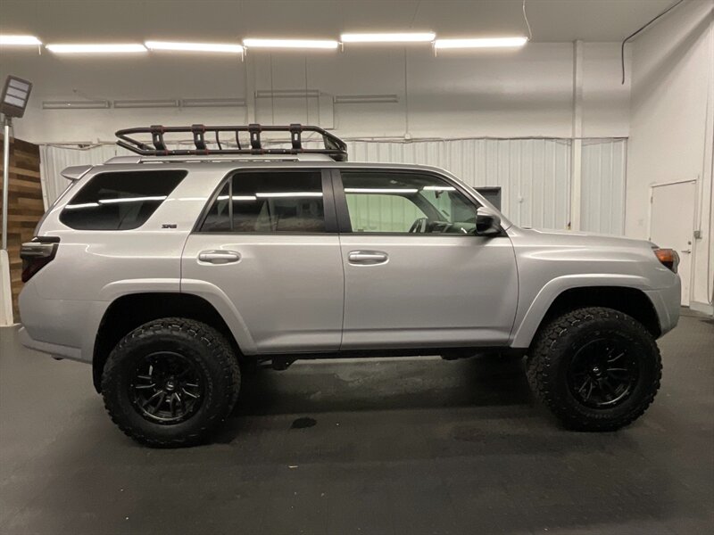 2015 Toyota 4Runner SR5 4X4 / Navigation  NEW LIFTED + WHEELS + TIRES   - Photo 4 - Gladstone, OR 97027