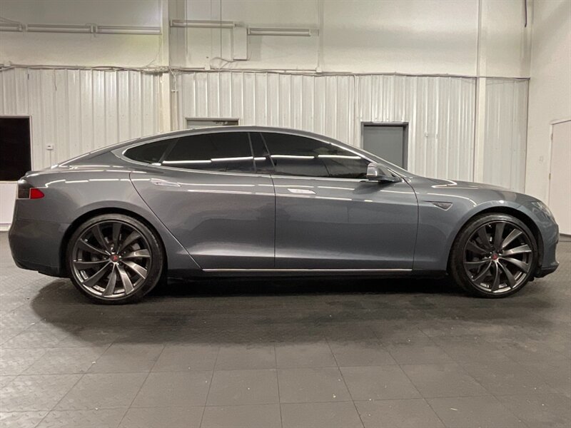 2013 Tesla Model S Sedan 60k WH / Leath   - Photo 4 - Gladstone, OR 97027