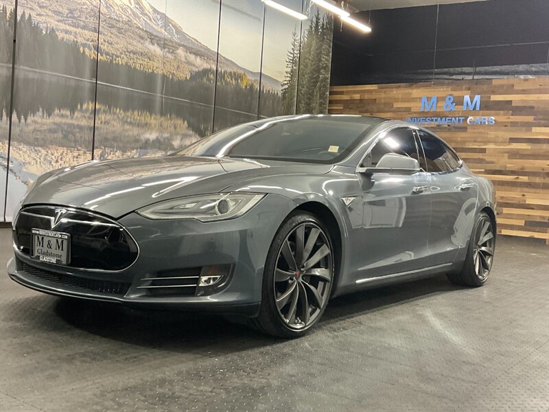 2013 Tesla Model S Sedan 60k WH / Leath   - Photo 1 - Gladstone, OR 97027