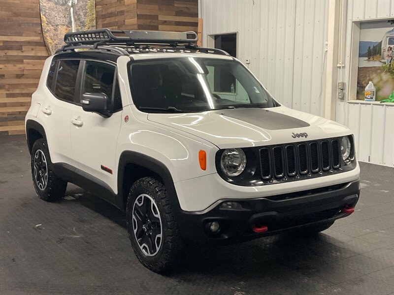 2015 Jeep Renegade TRAILHAWK AWD / 1-OWNER / NEW TIRES /48K MILES  /4 DOOR SPORT UTILITY / EXCELLENT CONDITION / ONLY 48,000 MILE - Photo 2 - Gladstone, OR 97027