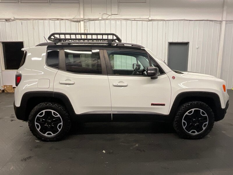 2015 Jeep Renegade TRAILHAWK AWD / 1-OWNER / NEW TIRES /48K MILES  /4 DOOR SPORT UTILITY / EXCELLENT CONDITION / ONLY 48,000 MILE - Photo 4 - Gladstone, OR 97027