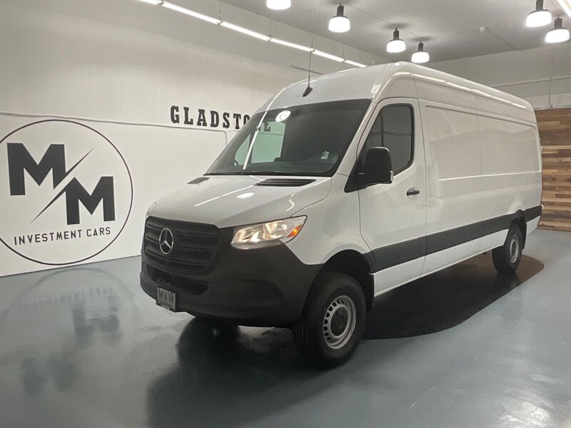 2022 Mercedes-Benz Sprinter 2500 Cargo Van 4X4 /V6 DIESEL / HIGHROOF 170 WB  / ONLY 100 MILES - Photo 25 - Gladstone, OR 97027