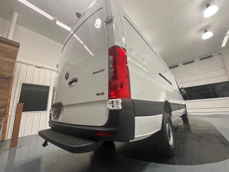 2022 Mercedes-Benz Sprinter 2500 Cargo Van 4X4 /V6 DIESEL / HIGHROOF 170 WB  / ONLY 100 MILES - Photo 47 - Gladstone, OR 97027