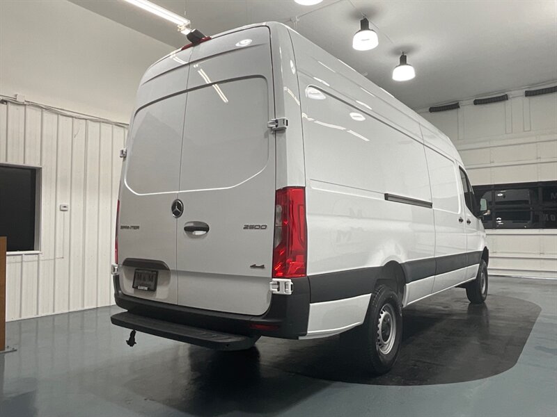 2022 Mercedes-Benz Sprinter 2500 Cargo Van 4X4 /V6 DIESEL / HIGHROOF 170 WB  / ONLY 100 MILES - Photo 7 - Gladstone, OR 97027