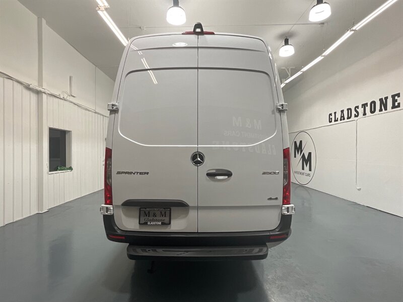 2022 Mercedes-Benz Sprinter 2500 Cargo Van 4X4 /V6 DIESEL / HIGHROOF 170 WB  / ONLY 100 MILES - Photo 6 - Gladstone, OR 97027