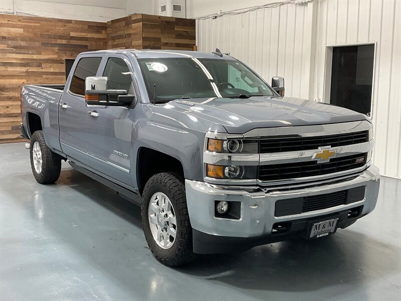 2015 Chevrolet Silverado 2500 LTZ Crew Cab 4X4 / 6.6L DIESEL / Z-71 OFF RD  / Leather Heated & Cooled Seats / Navigation & Camera / ZERO RUST - Photo 2 - Gladstone, OR 97027