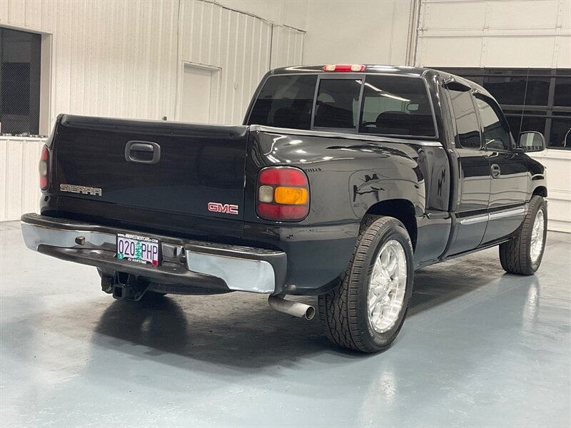 2005 GMC Sierra 1500 SLE Extended Cab 4-Door / 5.3L V8 / Leather Seats  / ZERO RUST - Photo 10 - Gladstone, OR 97027