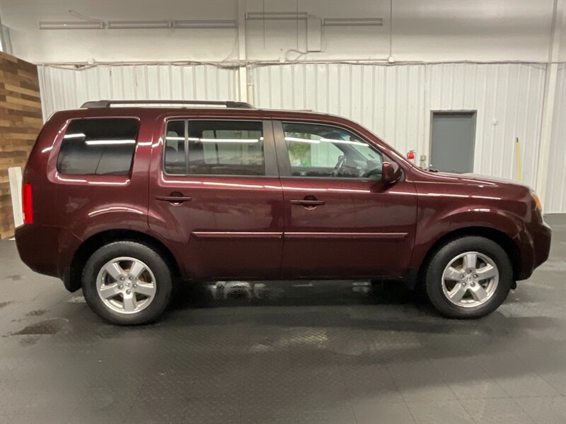 2011 Honda Pilot EX-L w/Navi 4X4 / 3RD ROW SEAT / Heated Leather  LOCAL OREGON SUV / Navigation & Backup Camera / Super Clean !! - Photo 4 - Gladstone, OR 97027