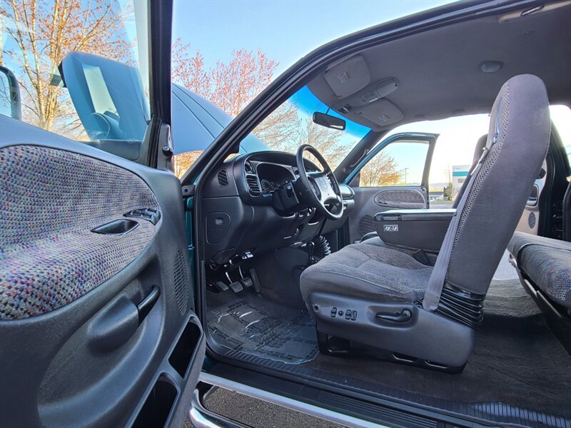 1999 Dodge Ram 2500 Laramie Quad Cab / 4X4 / 5.9L CUMMINS DIESEL /  5-SPEED MANUAL / NEW MOTO METAL WHEELS / NEW TIRES / LIFTED !! - Photo 12 - Portland, OR 97217