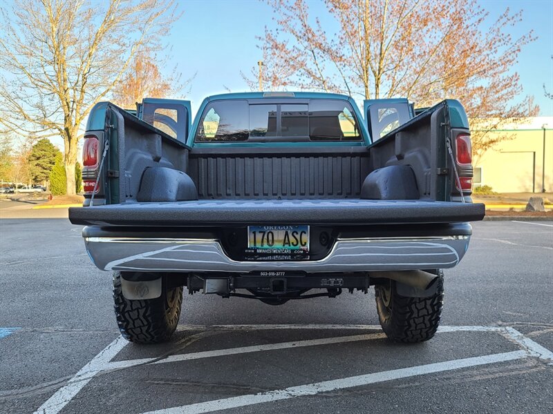 1999 Dodge Ram 2500 Laramie Quad Cab / 4X4 / 5.9L CUMMINS DIESEL /  5-SPEED MANUAL / NEW MOTO METAL WHEELS / NEW TIRES / LIFTED !! - Photo 45 - Portland, OR 97217