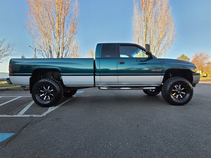 1999 Dodge Ram 2500 Laramie Quad Cab / 4X4 / 5.9L CUMMINS DIESEL /  5-SPEED MANUAL / NEW MOTO METAL WHEELS / NEW TIRES / LIFTED !! - Photo 4 - Portland, OR 97217