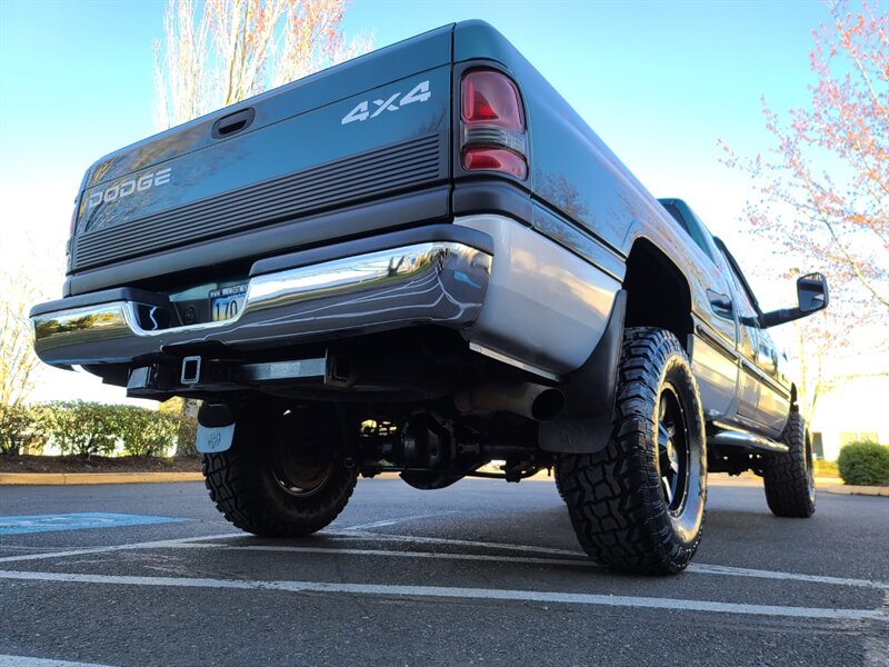 1999 Dodge Ram 2500 Laramie Quad Cab / 4X4 / 5.9L CUMMINS DIESEL /  5-SPEED MANUAL / NEW MOTO METAL WHEELS / NEW TIRES / LIFTED !! - Photo 9 - Portland, OR 97217