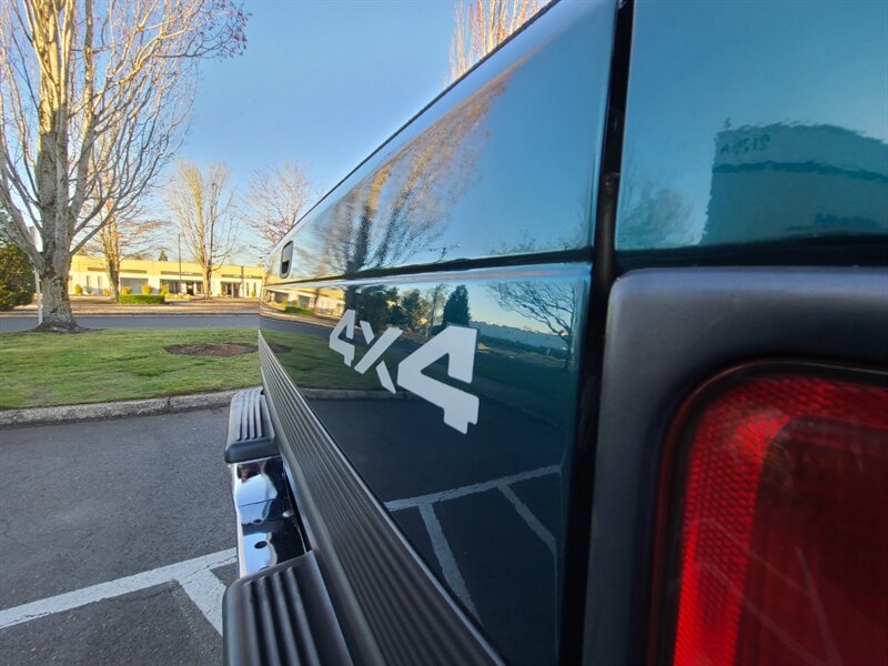 1999 Dodge Ram 2500 Laramie Quad Cab / 4X4 / 5.9L CUMMINS DIESEL /  5-SPEED MANUAL / NEW MOTO METAL WHEELS / NEW TIRES / LIFTED !! - Photo 37 - Portland, OR 97217