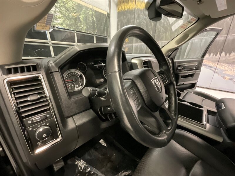 2013 RAM 1500 Sport  / Heated & Ventilated Seats/ Navi - Photo 17 - Gladstone, OR 97027