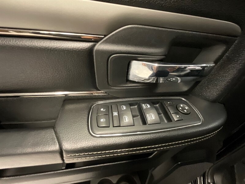 2013 RAM 1500 Sport  / Heated & Ventilated Seats/ Navi - Photo 47 - Gladstone, OR 97027