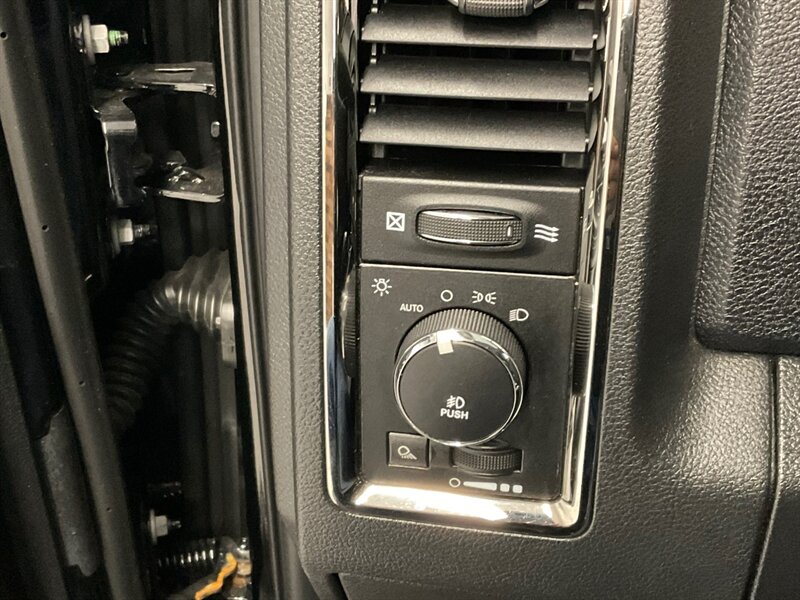 2013 RAM 1500 Sport  / Heated & Ventilated Seats/ Navi - Photo 50 - Gladstone, OR 97027